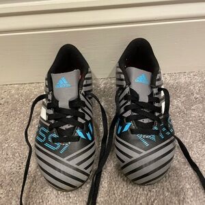 Soccer cleats adidas size 10 kids